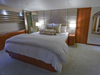 VIP Cabin aboard superyacht Sea Bear
