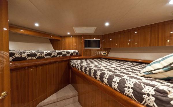 Viking 64 yacht BAREFOOT -  VIP Cabin