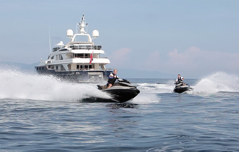 Water Toys - Luxury yacht JO