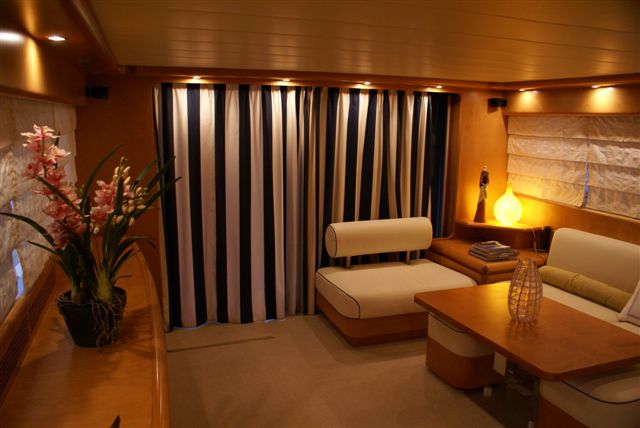 Wil Power Salon looking aft