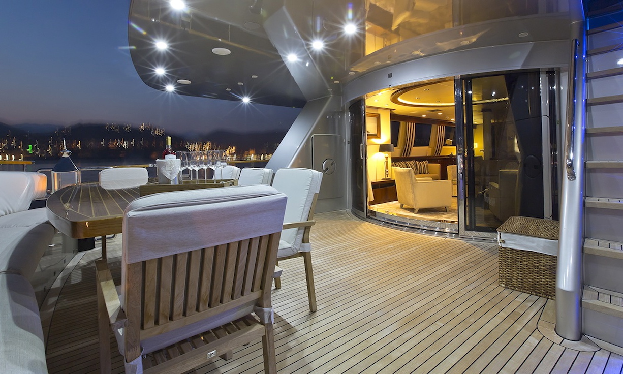 XO OF THE SEA Aft Deck