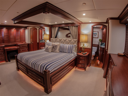 Yacht  REFLECTIONS - Master stateroom