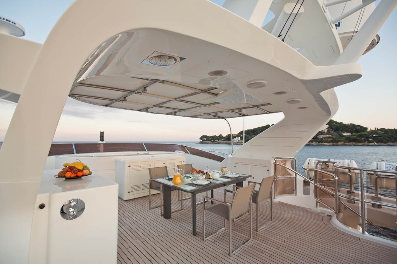 Yacht AFRICAN QUEEN -  Sundeck Dining