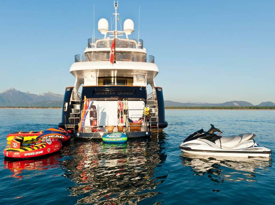Yacht AFRICAN QUEEN -  Toys and Swim Platform