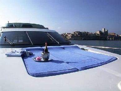 Yacht ALBATROSUN -  Sunpads on Bow