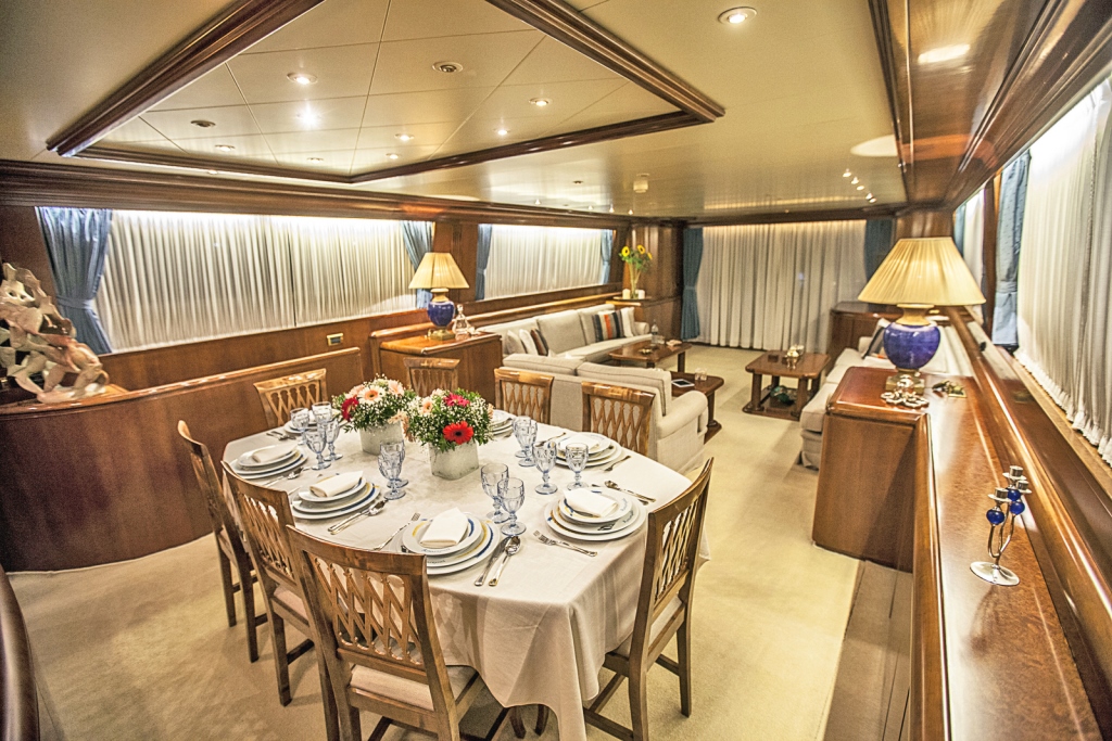 Yacht APANEMIA - Formal Dining