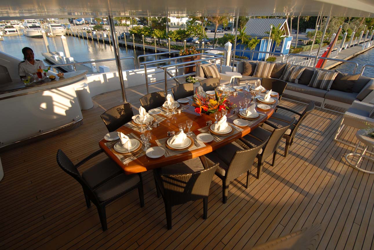 Yacht AZTECA II -  Bridge Deck Dining