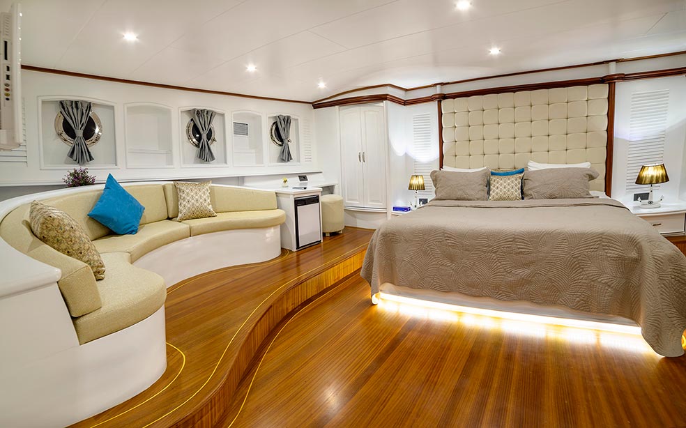 Yacht BELLAMARE - Master Cabin