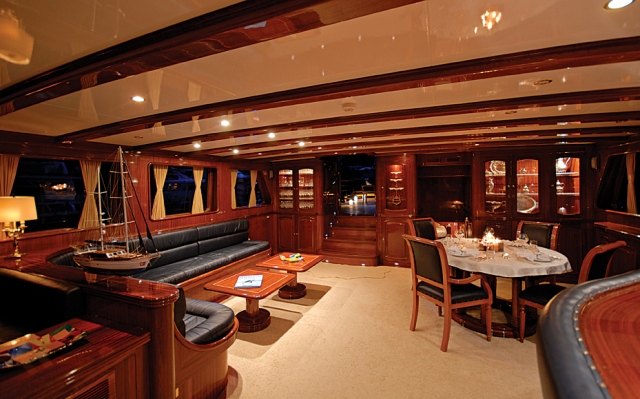 Yacht BLUE EYES -  Salon