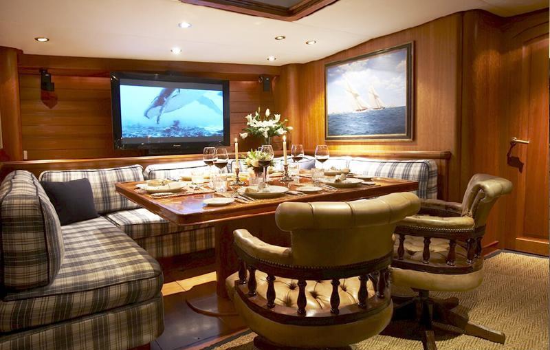 Yacht BOLERO -  Salon Dining