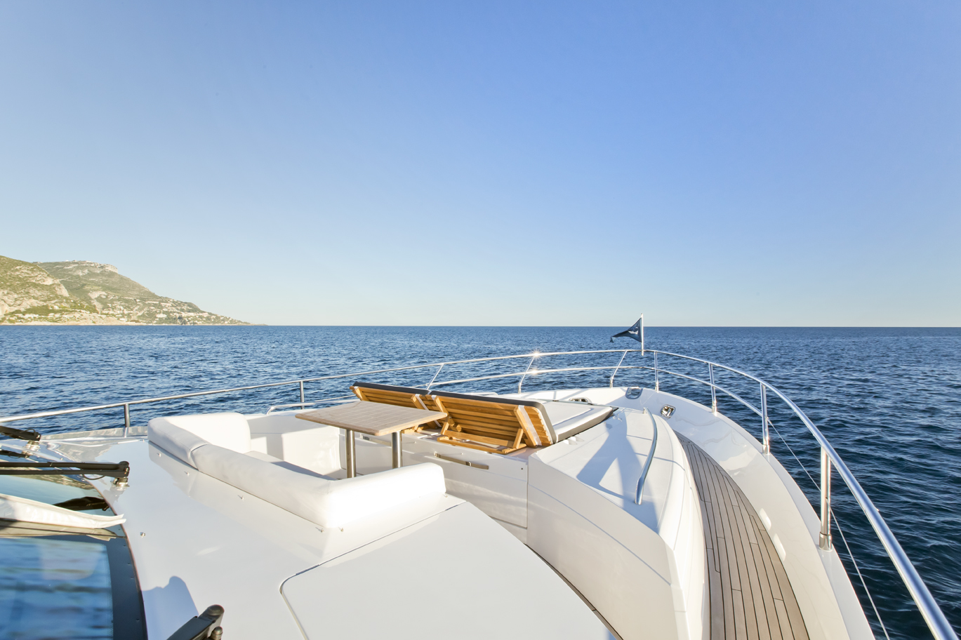 Yacht CARTE BLANCHE III -  Bow Seating