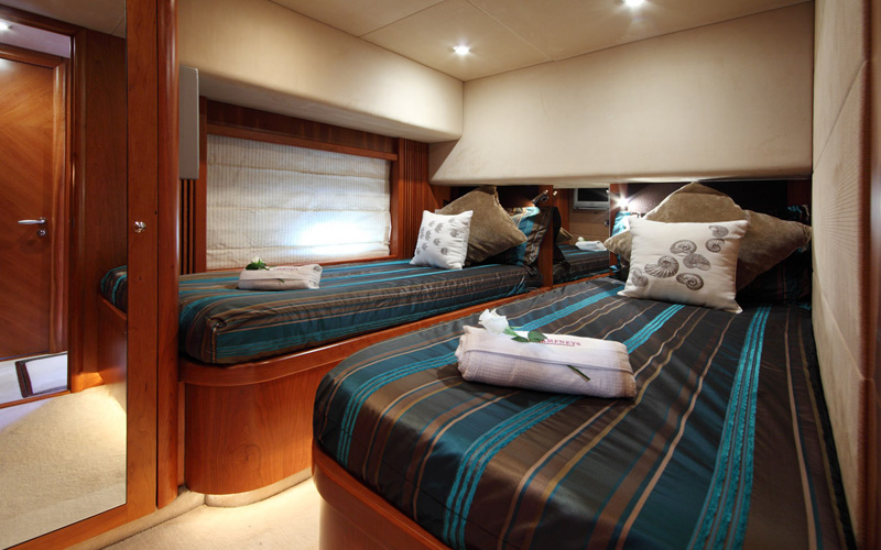 Yacht CHAMPNEYS -  Twin Cabin