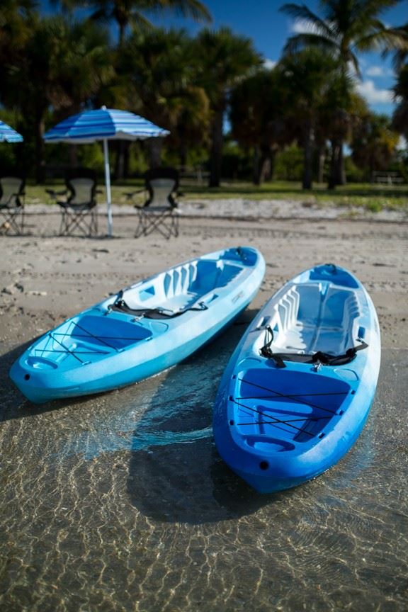 Yacht CHASING DAYLIGHT -  Kayaks