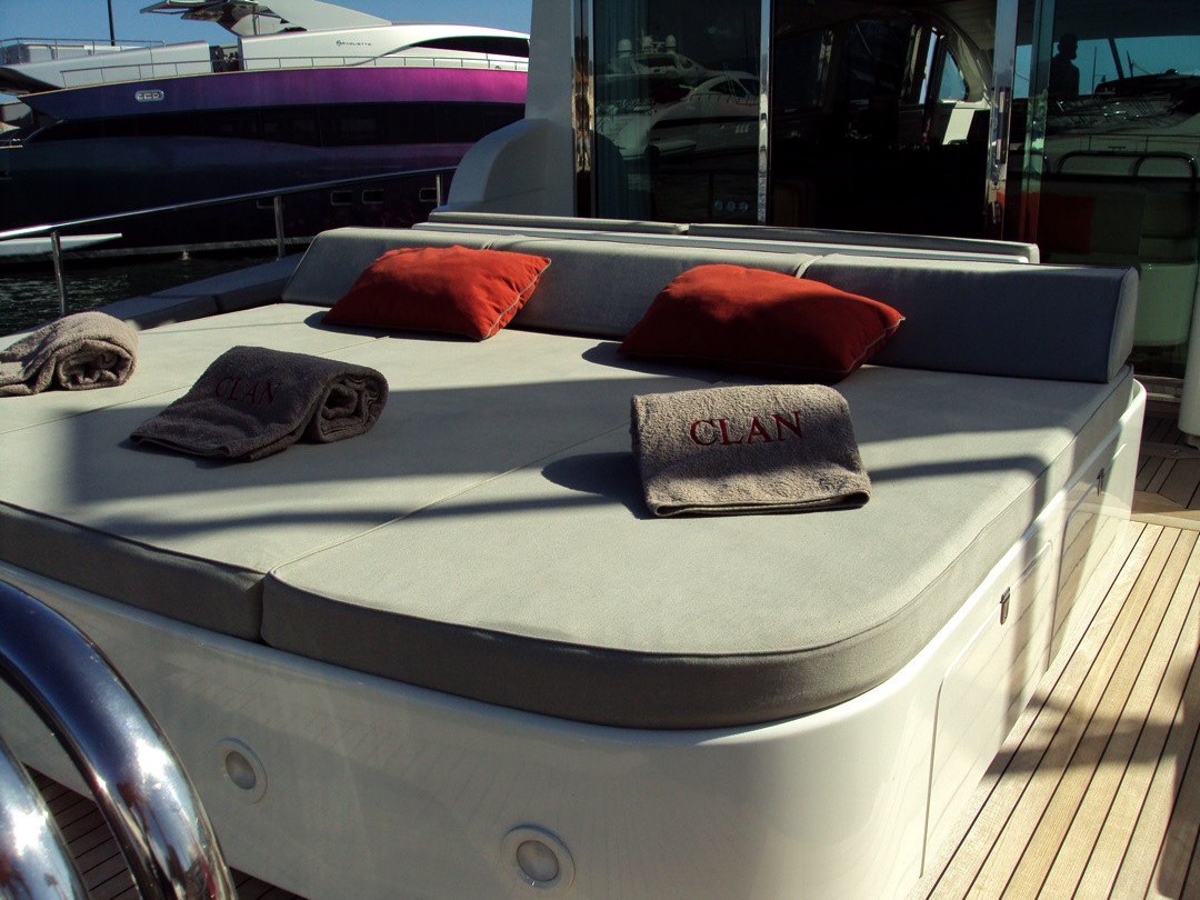 Yacht CLAN V - Aft deck Sunpad