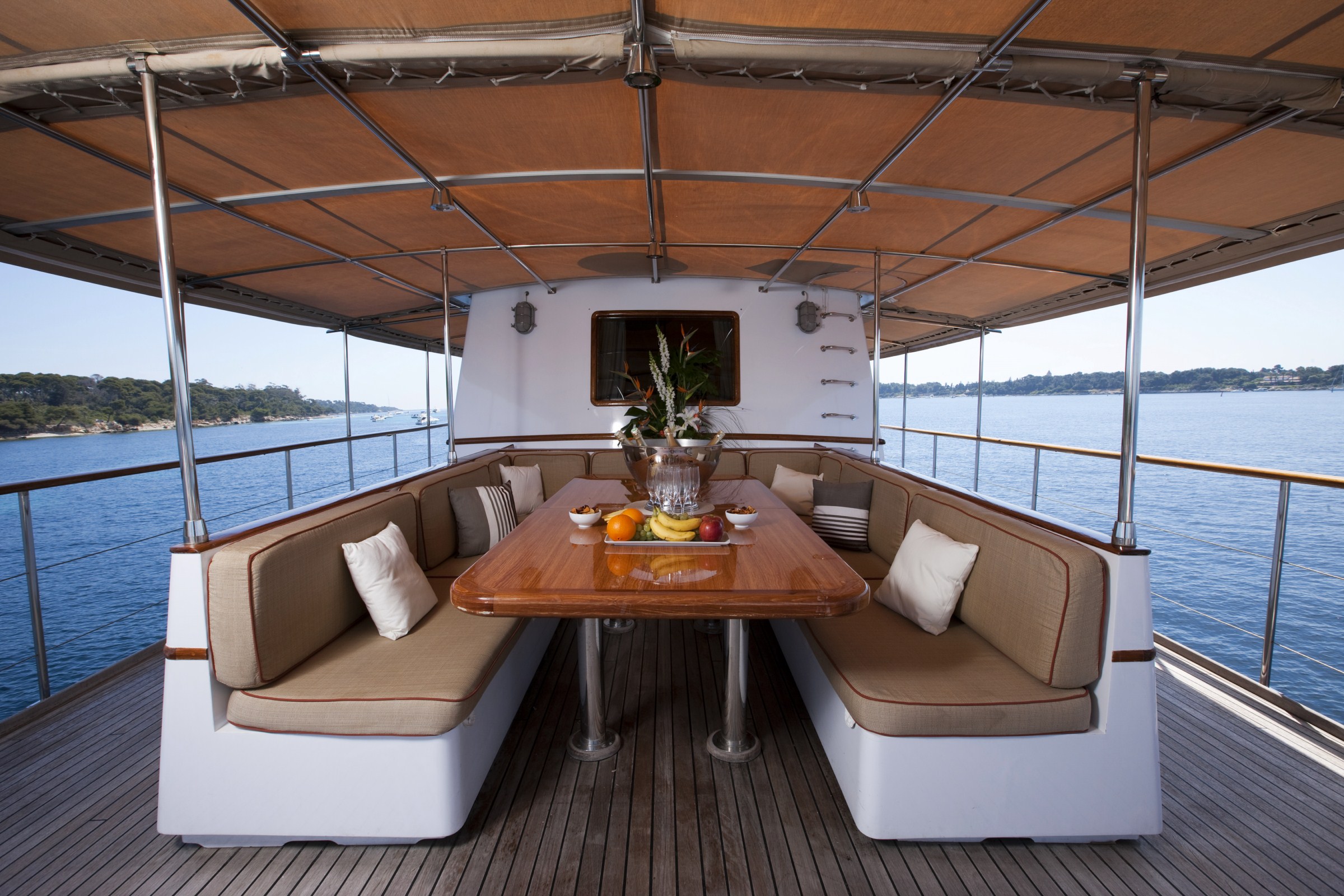 Yacht CLARA ONE - Upper Deck Dining