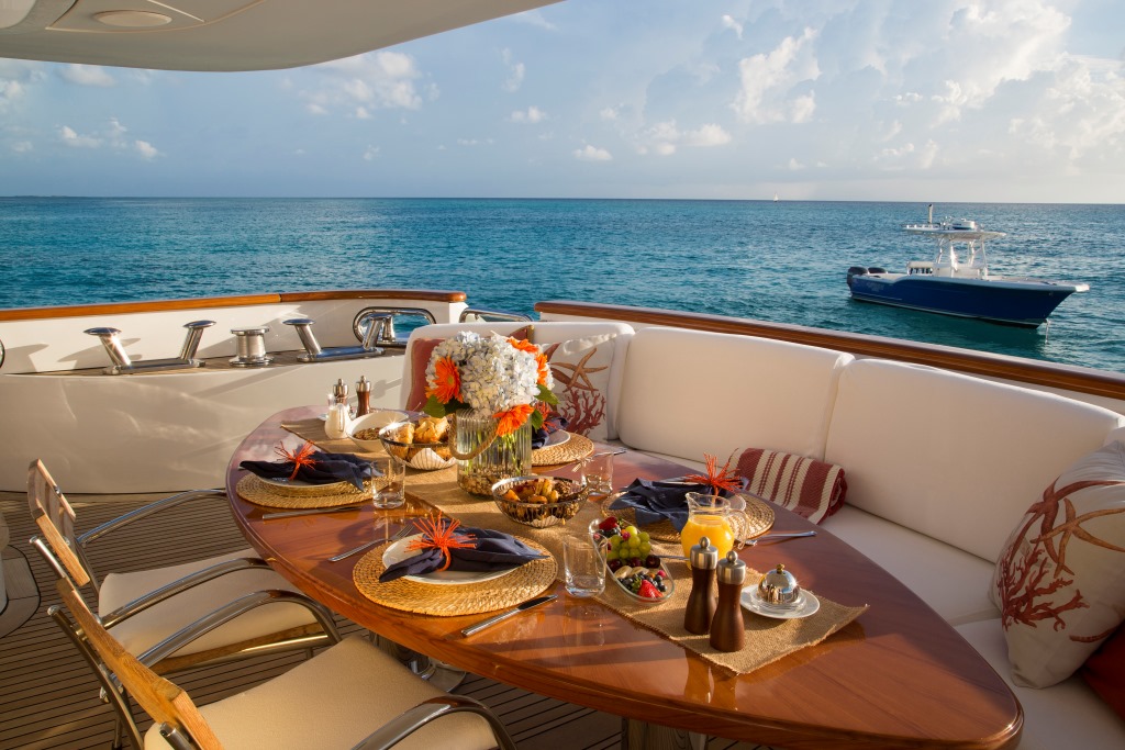 Yacht Camarina Royale -  Al fresco Dining