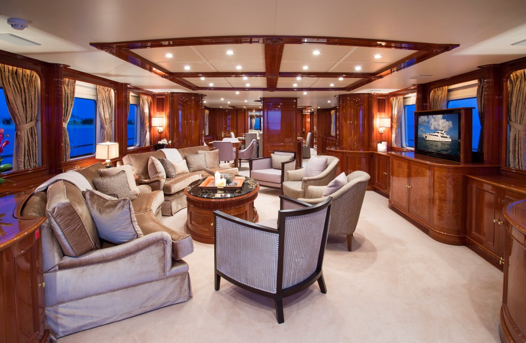 Yacht Camarina Royale -  Main Salon