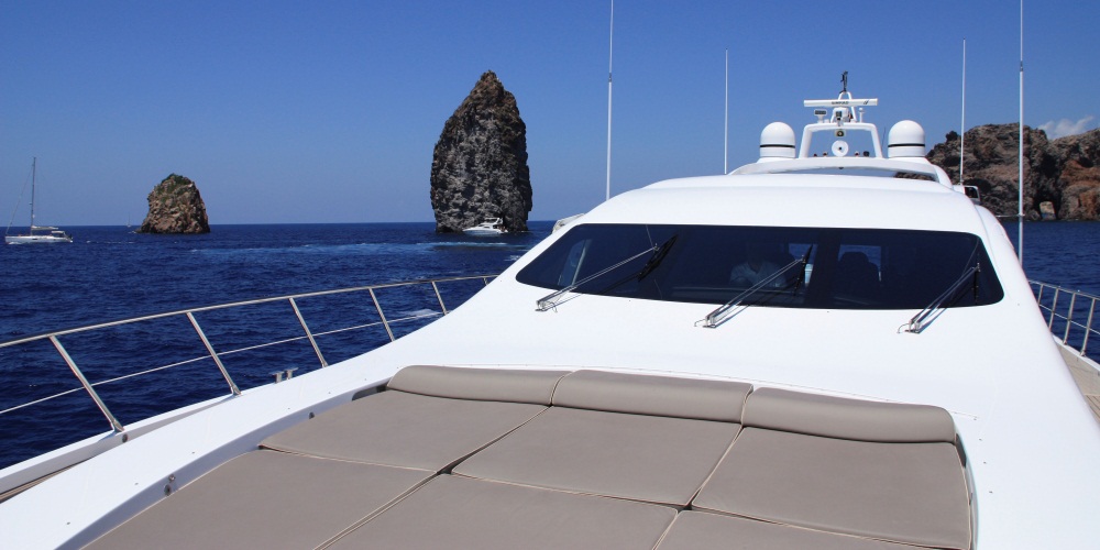 Yacht DELHIA -  Foredeck Sunpads