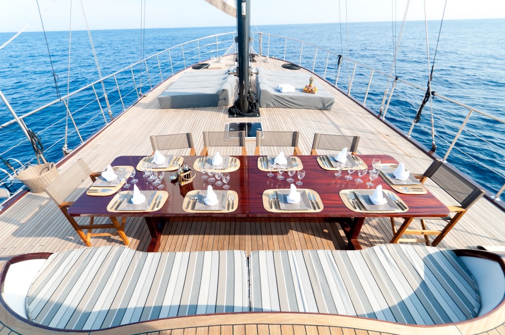 Yacht DOLCE VITA -  Exterior Dining