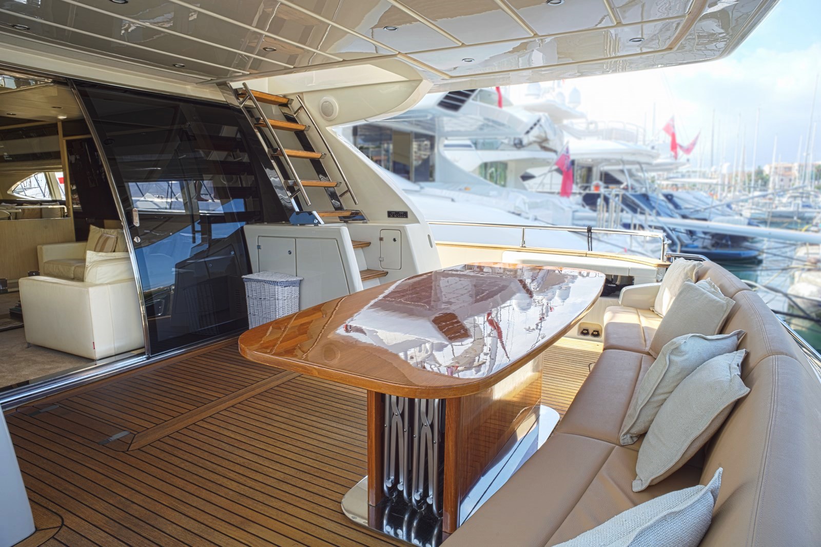 Yacht Dolce Mia - Aft Deck