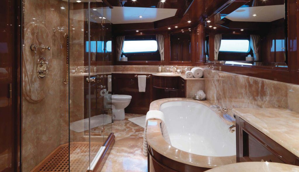 Yacht ENCHANTRESS -  Master Bathroom