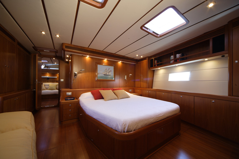Yacht ILLUSION OF THE ISLES -  Master Cabin