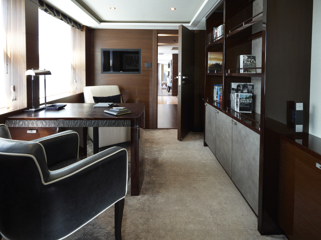 Yacht IMPERIAL PRINCESS -  Master Office