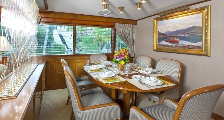 Yacht IMPETUOUS -  Dining Room