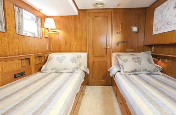 Yacht IMPETUOUS -  Twin Cabin