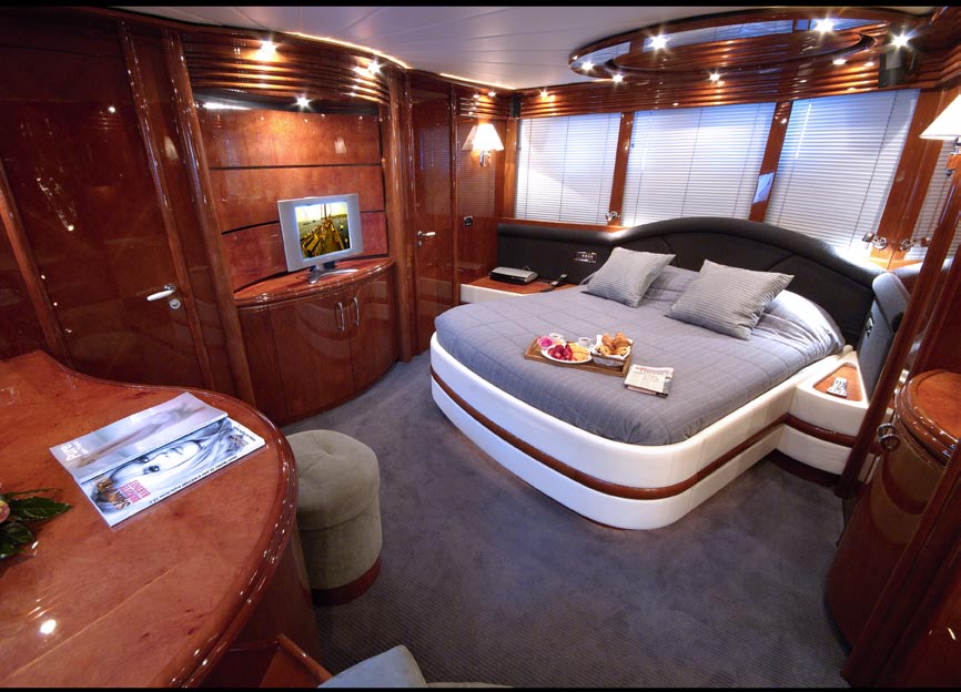 Yacht LADY ISABEL -  Master Cabin