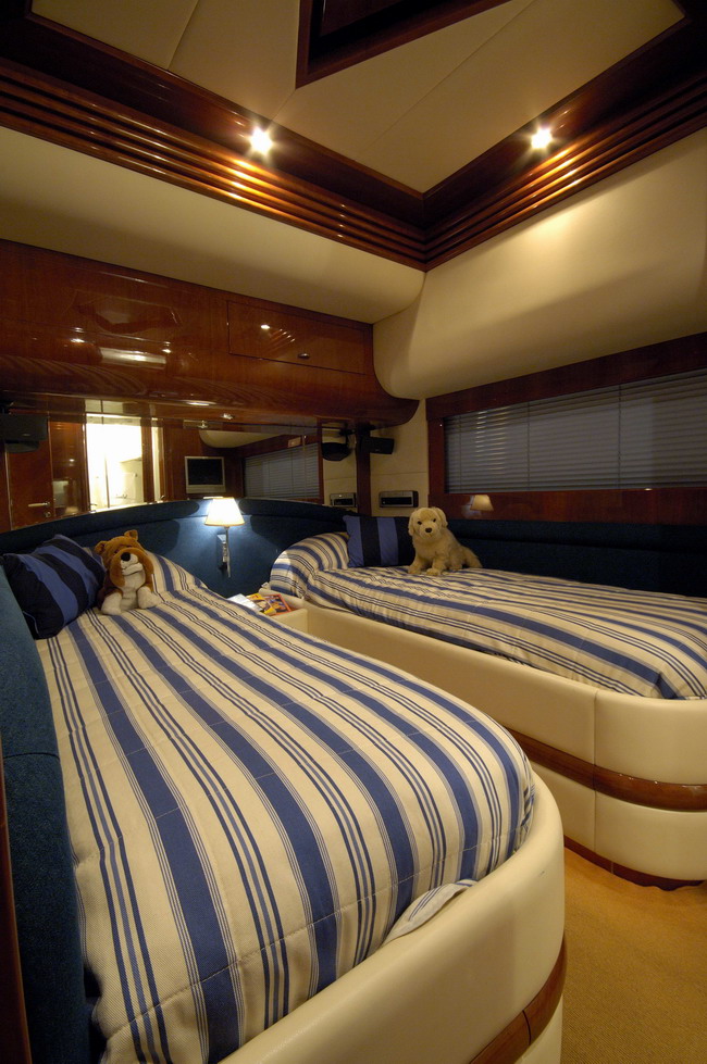 Yacht LADY ISABEL -  Twin Cabin