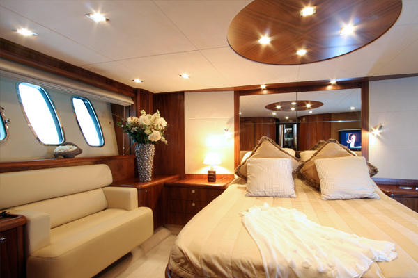 Yacht LADY T -  Master Cabin