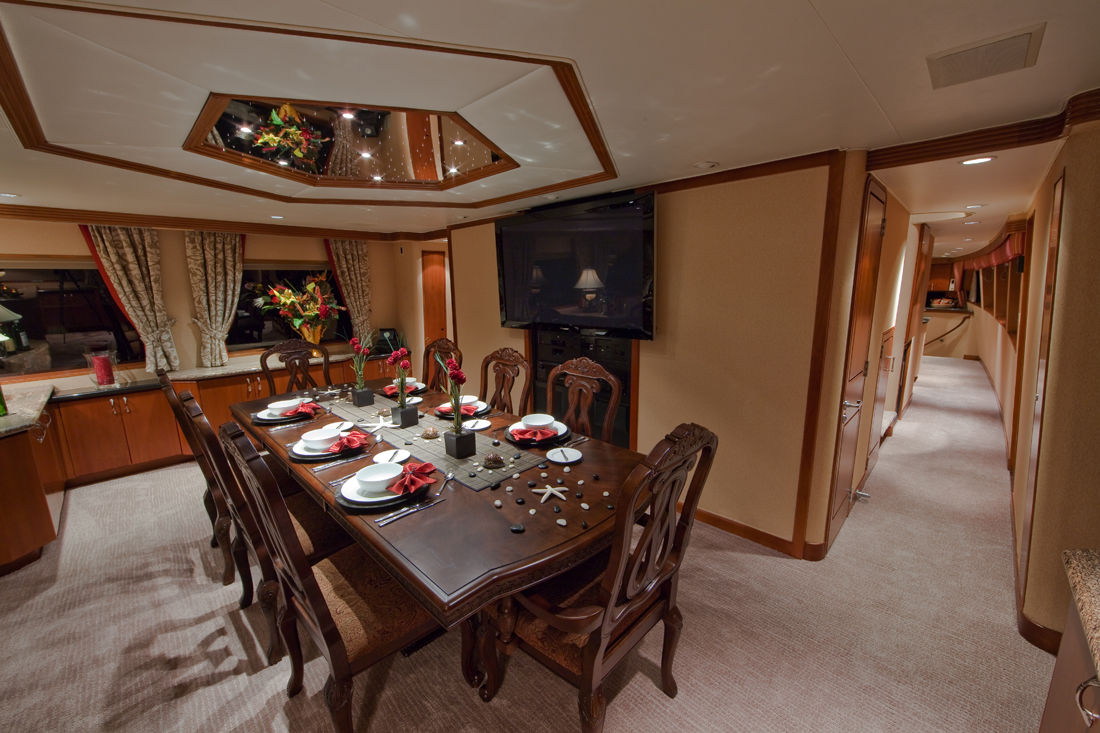 Yacht LOOSE ENDS -  Formal Dining Room