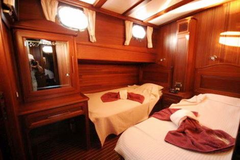 Yacht MIKADO -  Twin Cabin