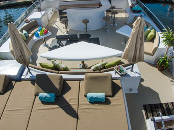 Yacht MIRACLE - Flybridge and Spa Pool