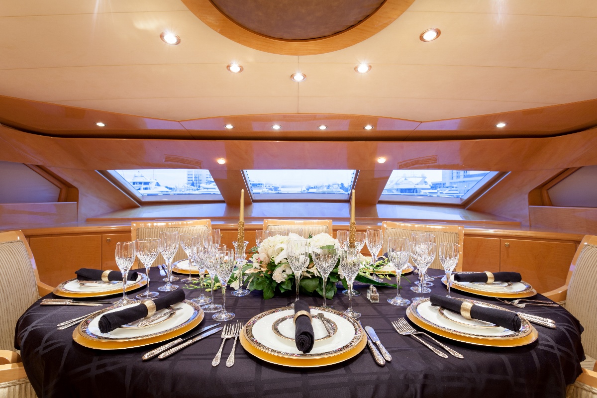 Yacht MIRACLE - Formal Dining