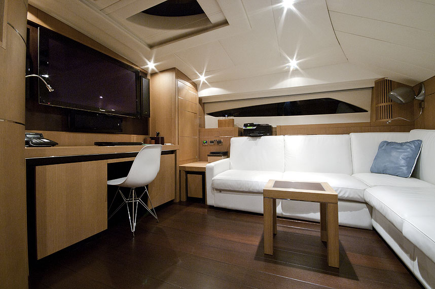 Yacht MISTRAL 55 -  Office