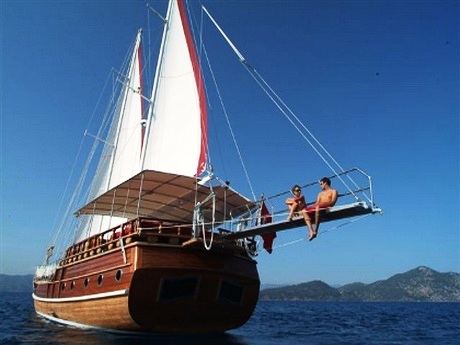 Yacht NIKOLAS -  Walking the plank