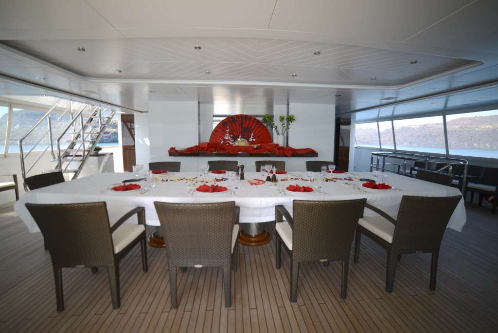 Yacht NOMAD - Al Fresco Dining