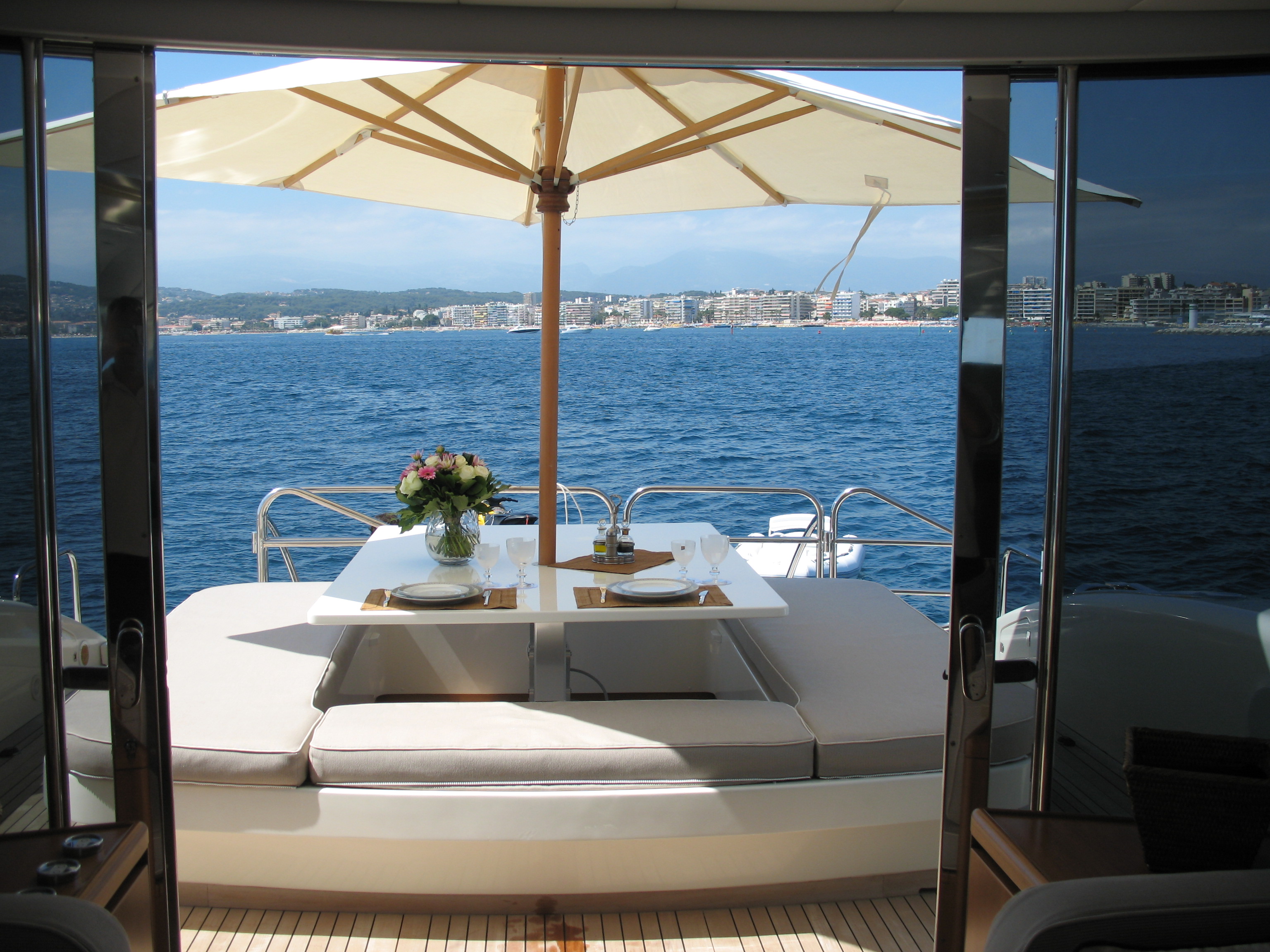 Yacht OLA MONA - Aft Deck Dining