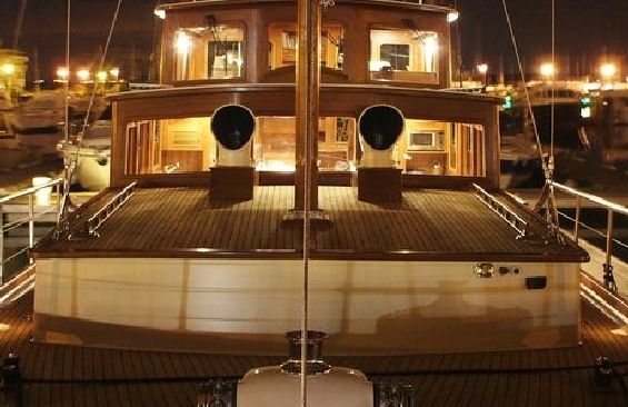 Yacht OLD DREAM -  At Night