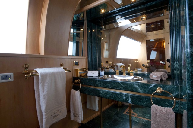 Yacht PALM B -  Master Cabin Ensuite