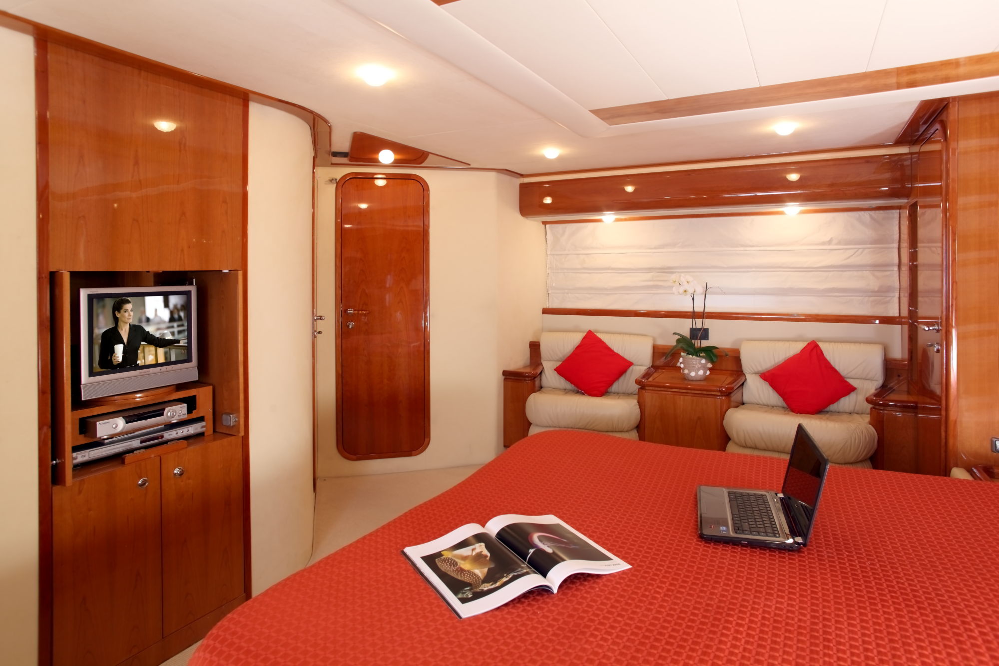 Yacht PAMPERO -  Master Cabin View 2