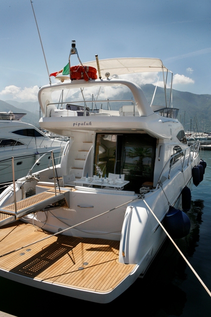 Yacht PIPALUK -  Swim platform