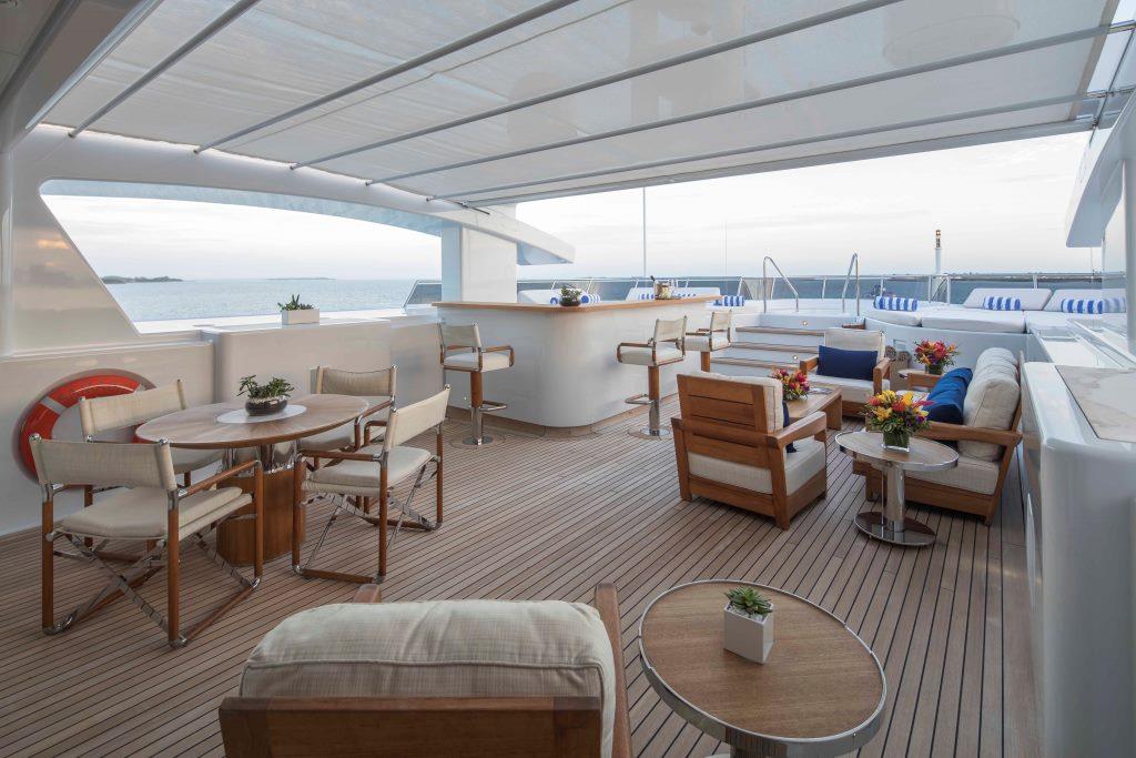 Yacht SAMADHI - Sundeck and seating