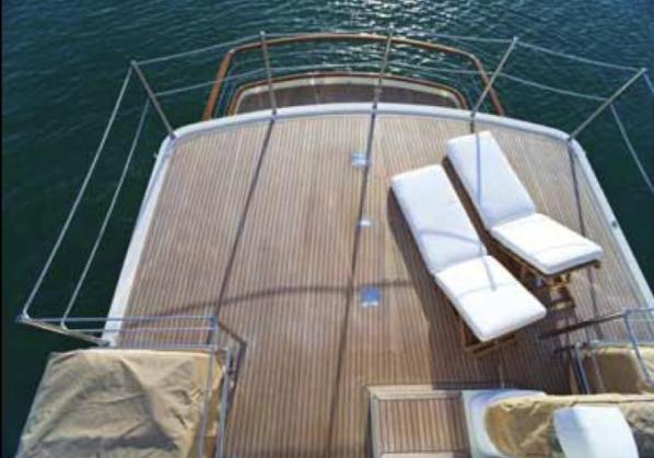 Yacht SAPUCAI -  TopDeck Sunbathing
