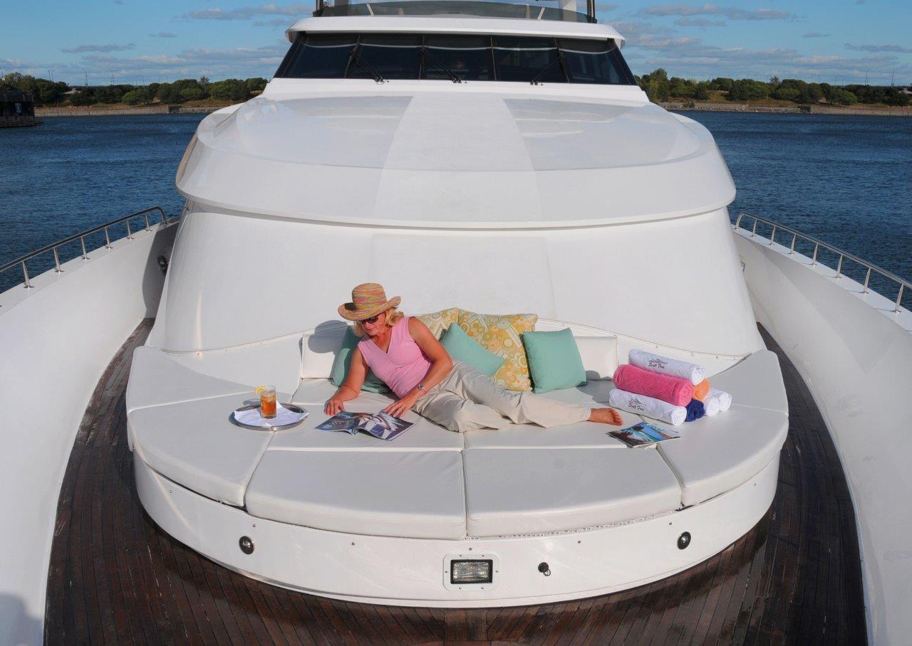 Yacht SCOTT FREE -  Foredeck Sunpads