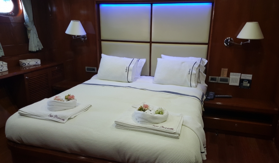 Yacht SEA DREAM - Guest cabin