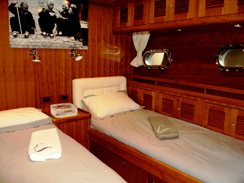 Yacht SILVER FOX -  Twin Cabin