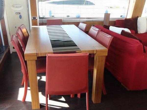 Yacht SKYFALL -  Dining Table